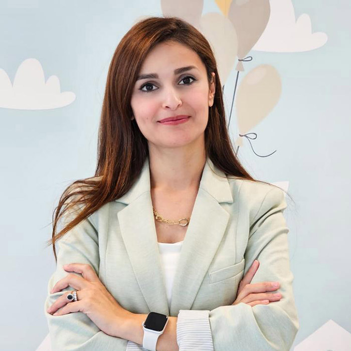 الدكتور آمال ضمرة (Dr. Amal Damrah) طبيب أطفال في العبدلي، عمّان