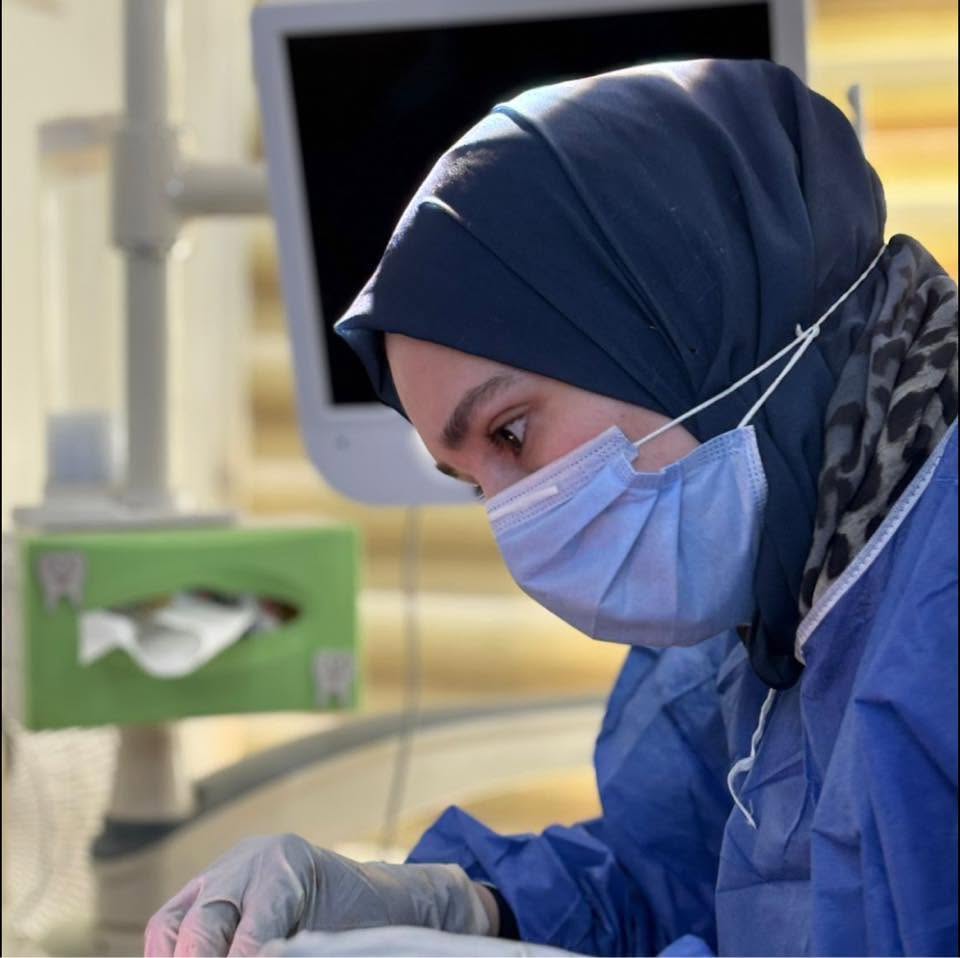 الدكتور رويدة البشايرة (Dr. Rowaida Al Bashayreh) طبيب أسنان في المفرق